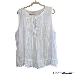 GAP white sleeveless blouse size XL